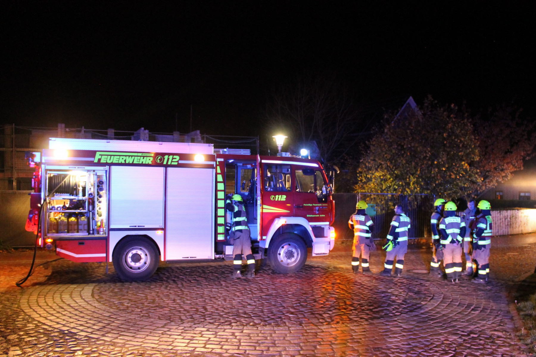 Brennender Bauzaun | Freiwillige Feuerwehr Achim